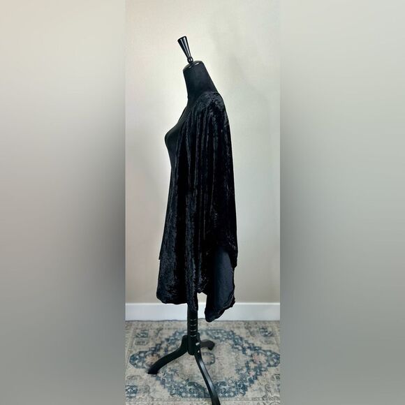 Saks Fifth Avenue Made in Italy Black Velvet with Wool Lining Wrap One Size - Picture 3 of 9